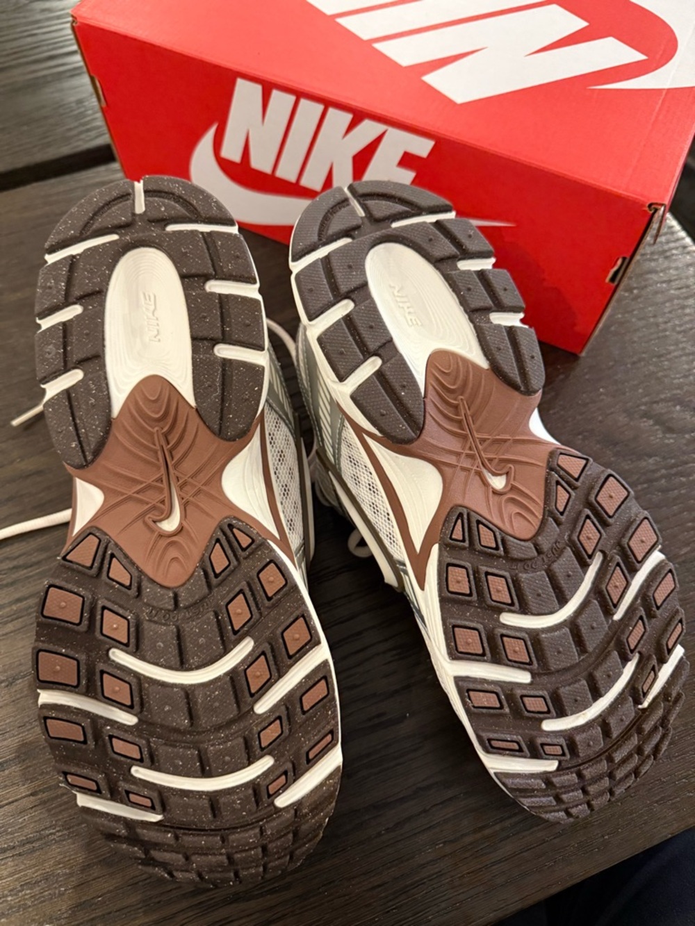 Nike Women’s v5 RNR sneakers - Picture 5 of 6
